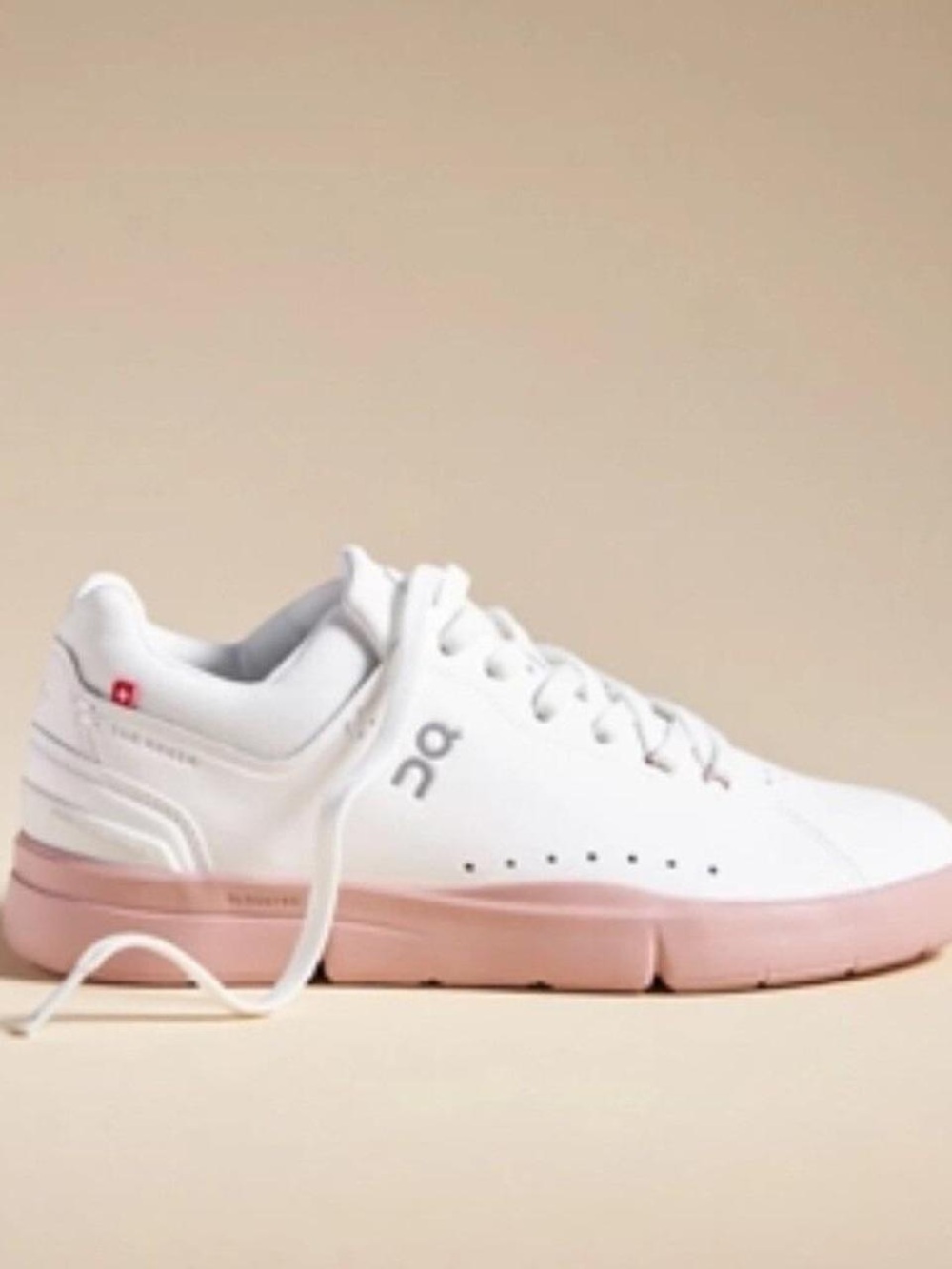 On Running Roger shoes